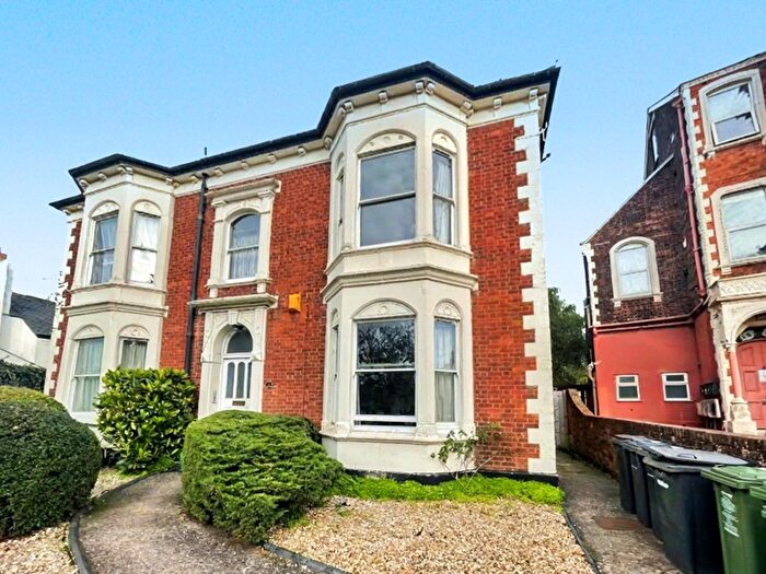 2 Bedroom Flat To Rent In Flat, York Road, Exeter, Devon, EX4