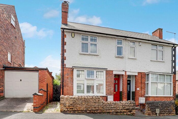 2 Bedroom Semi-Detached House For Sale In Edginton Street, Nottingham, NG3