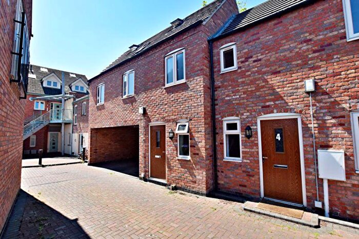 2 Bedroom Coach House For Sale In Bridge Street, Saxilby, Lincoln, LN1