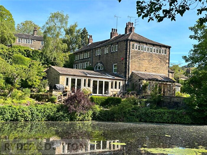 4 Bedroom End Of Terrace House To Rent In Magdale, Honley, Holmfirth, West Yorkshire, HD9