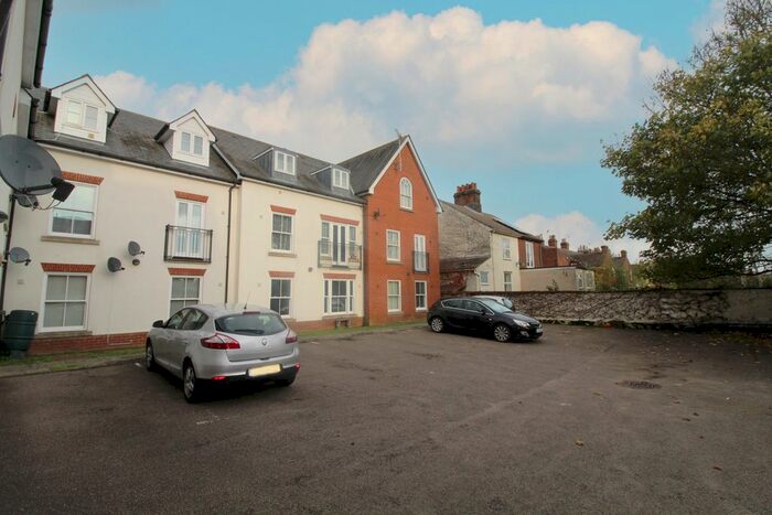 2 Bedroom Flat To Rent In Felixstowe Road, Ipswich, IP3