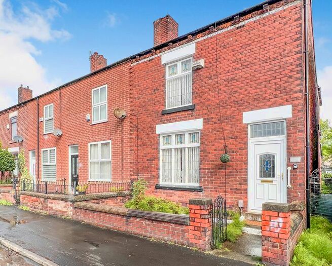 Houses for sale & to rent in BL5 3HQ, Lee Bank, Westhoughton North And