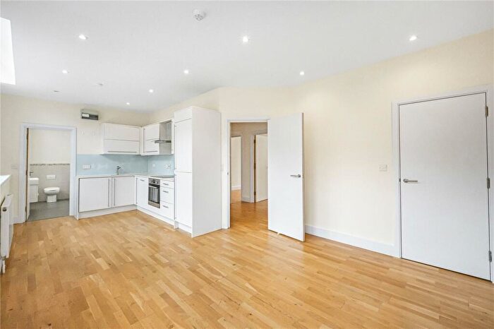 3 Bedroom Apartment To Rent In Great Eastern Street, Shoreditch, London, EC2A