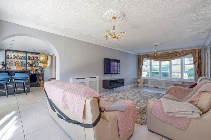 5 Bedroom Detached House For Sale In St. Nicolas Gardens, Birmingham, B38