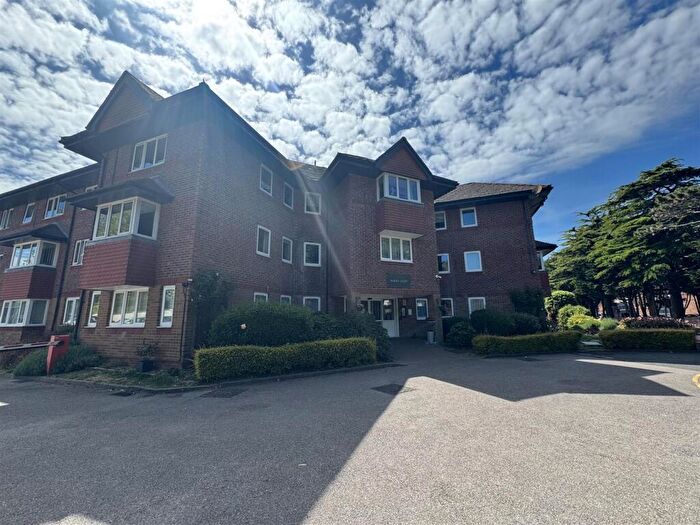 2 Bedroom Flat For Sale In Salvington Road, Worthing, BN13