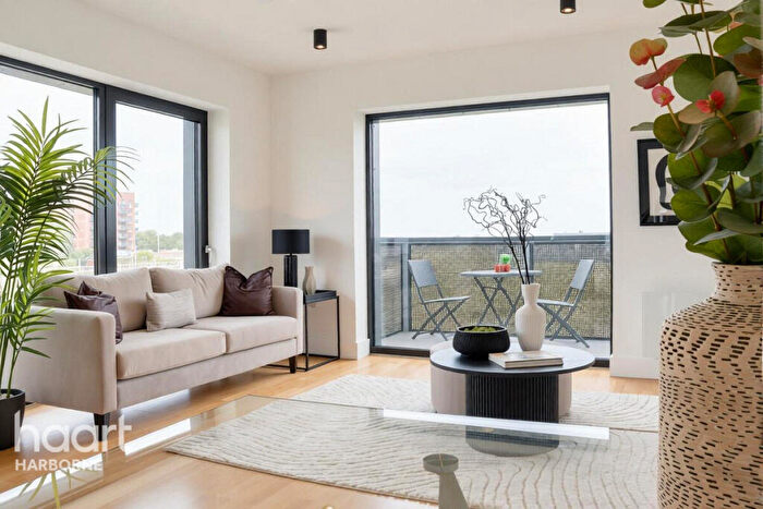 2 Bedroom Apartment For Sale In Mansion House, Birmingham, B16