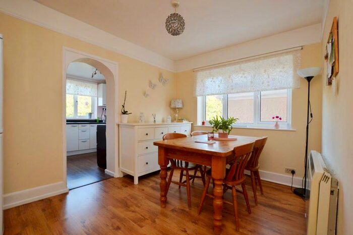 2 Bedroom Flat To Rent In Devizes Road, Salisbury, SP2
