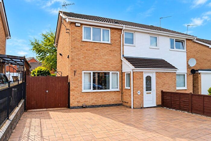 3 Bedroom Semi-Detached House To Rent In Crossgill Close, Alma Park, NG31