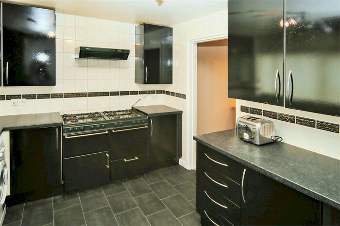 5 Bedroom Terraced House To Rent In Bosanquet Close, Uxbridge, Greater London UB8