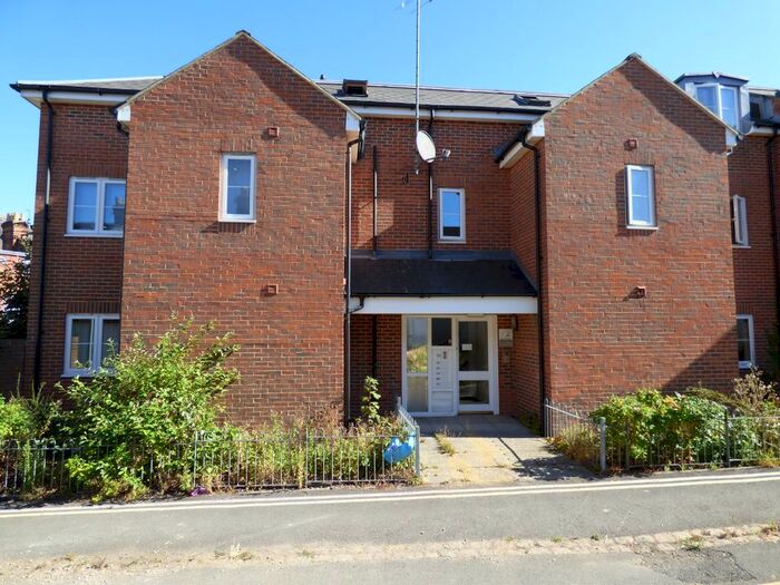 2 Bedroom Flat To Rent In Curtis Street, Swindon, SN1