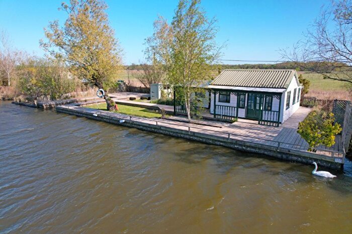 2 Bedroom Detached Bungalow For Sale In Riverside, Repps With Bastwick, NR29