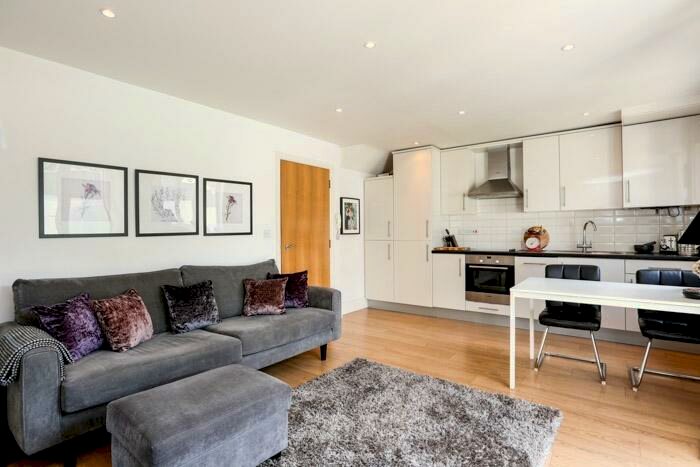 1 Bedroom Apartment To Rent In Brighton Road, Surbiton, KT6