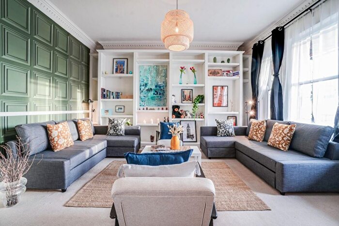 4 Bedroom Flat To Rent In Carlisle Place, London, SW1P