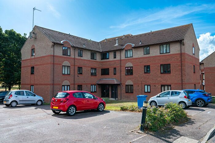 1 Bedroom Flat For Sale In Capel Drive, Felixstowe, IP11