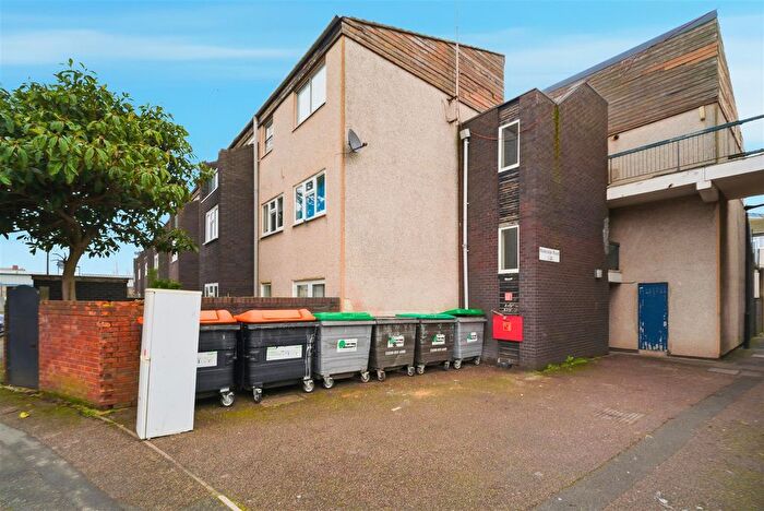 2 Bedroom Flat For Sale In Waterside Road, Southall, UB2