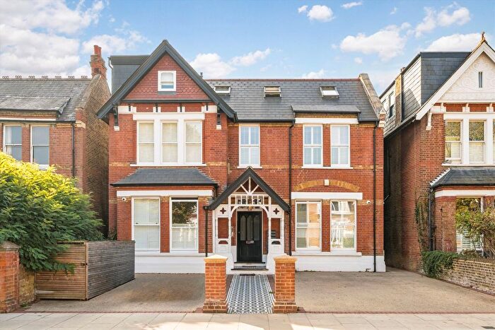 3 Bedroom Flat To Rent In Hamilton Road, London, W5