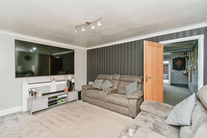 2 Bedroom Semi-Detached House For Sale In Orchard Head Drive, Pontefract, WF8