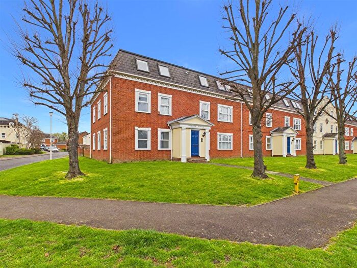 1 Bedroom Flat For Sale In Dove Place, Watermead, Aylesbury, HP19