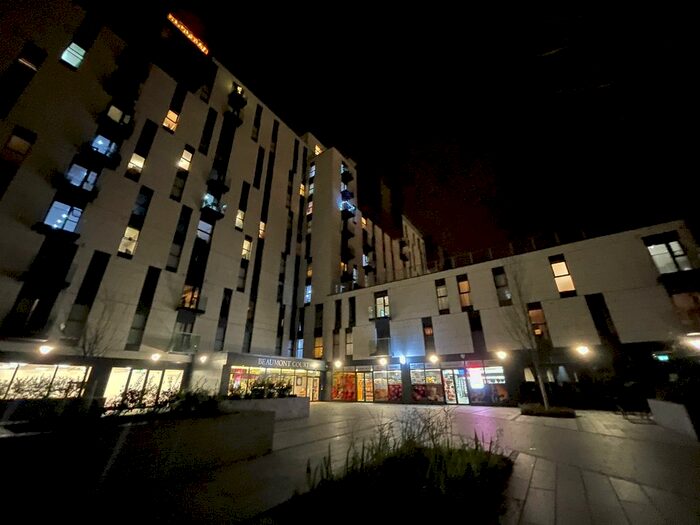 2 Bedroom Flat To Rent In Victoria Avenue, Southend- On-Sea Essex, SS2