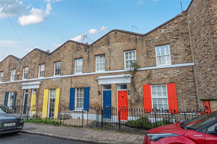3 Bedroom Terraced House For Sale In Pages Walk, London, SE1