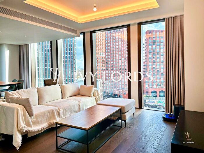 2 Bedroom Flat To Rent In Carnation Way, London, SW8