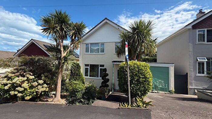 3 Bedroom Detached House For Sale In Elsdale Road, Paignton, TQ4
