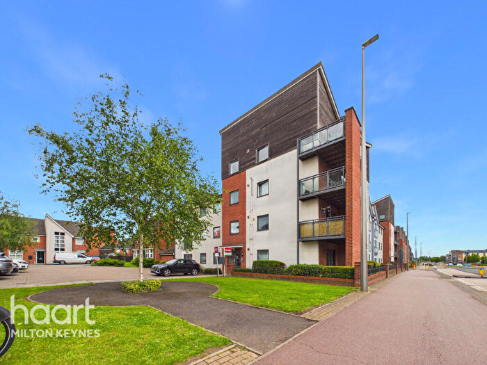 3 Bedroom Apartment For Sale In Somerset Walk, Milton Keynes, MK10
