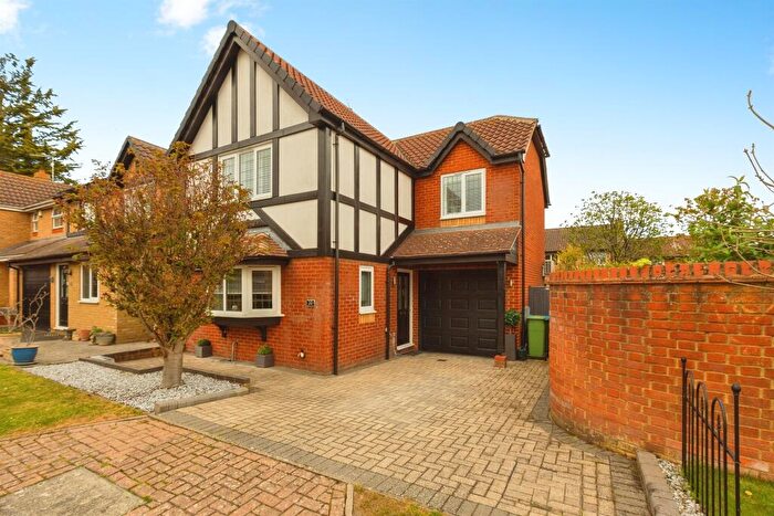 3 Bedroom Detached House For Sale In Lawrence Close, Aylesbury, HP20