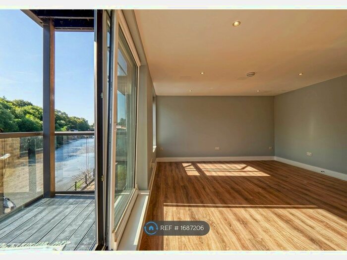 2 Bedroom Flat To Rent In Riverside Mill House, Isleworth, TW7