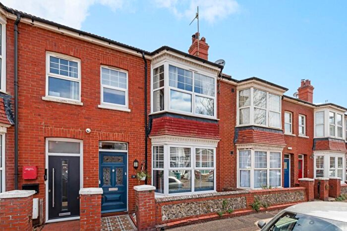 4 Bedroom Terraced House For Sale In Wordsworth Road, Worthing, BN11