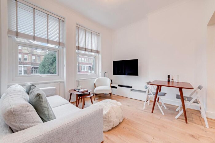 2 Bedroom Flat To Rent In Arkwright Road, Hampstead, NW3