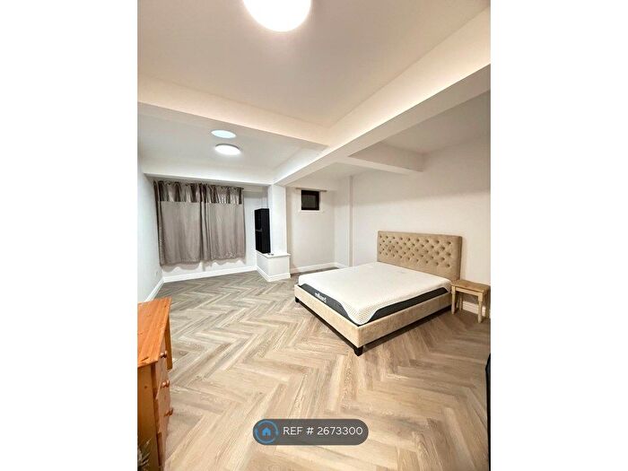 3 Bedroom Flat To Rent In Tuscany House, Manchester, M1