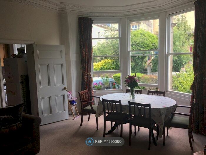 2 Bedroom Flat To Rent In Cotham, Bristol, BS6