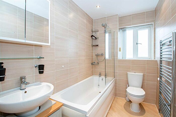 2 Bedroom Flat To Rent In Sinatra Drive, Oxley Park, Milton Keynes, MK4