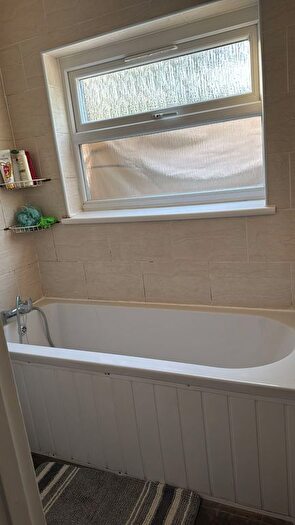 2 Bedroom Semi-Detached House To Rent In Butlin Road, Luton, LU1