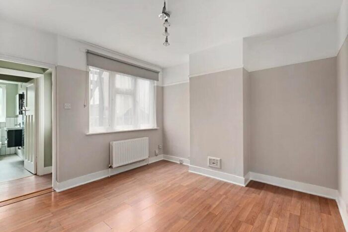 2 Bedroom Apartment To Rent In Collingwood Court, Collingwood Road, Sutton, SM1