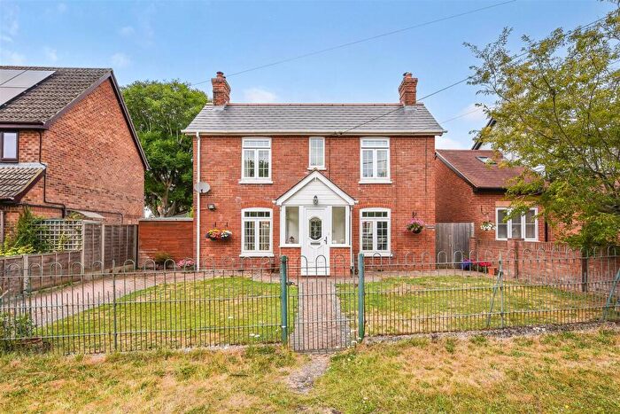2 Bedroom Detached House For Sale In Amesbury Road, Weyhill, Andover, SP11