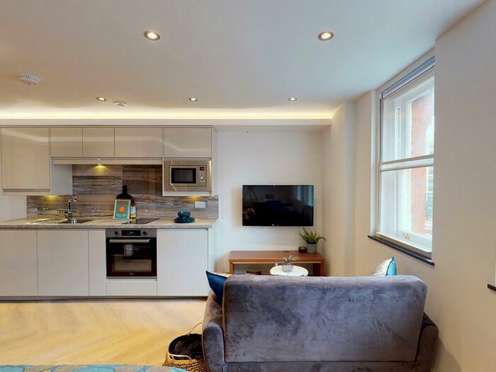 Apartment To Rent In Apt, Live Oasis Piccadilly #, M1