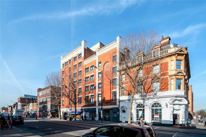 2 Bedroom Apartment To Rent In City View House, Bethnal Green Road, London, E2