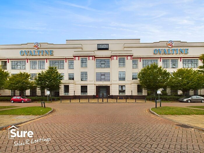 3 Bedroom Flat To Rent In Ovaltine Court, Ovaltine Drive, Kings Langley, Hertfordshire, WD4
