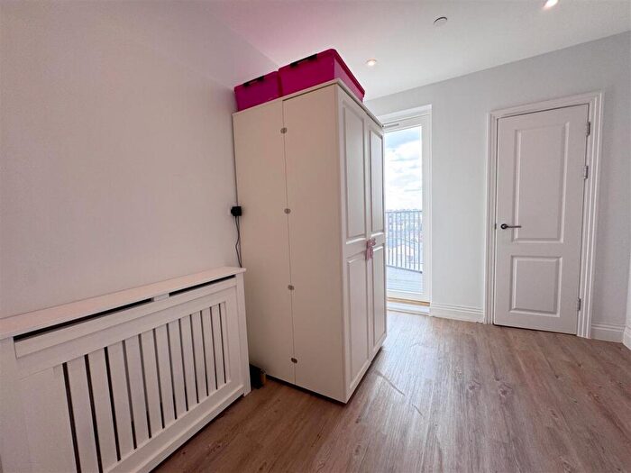 3 Bedroom Apartment For Sale In Palmer Street, Reading, RG1