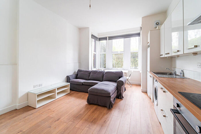 1 Bedroom Apartment To Rent In Archway Road, London, N6