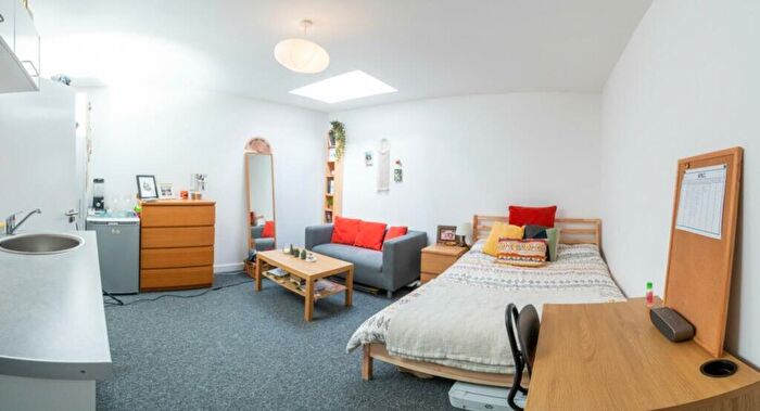 12 Bedroom House To Rent In Church Lane, Bristol, BS5