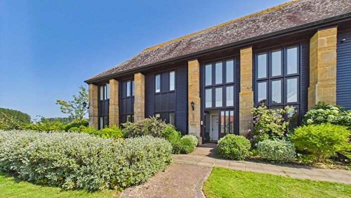 2 Bedroom Property For Sale In Hayes End Manor, South Petherton, TA13