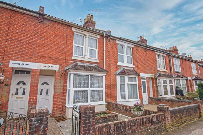 3 Bedroom Terraced House For Sale In The Crescent, Eastleigh, SO50