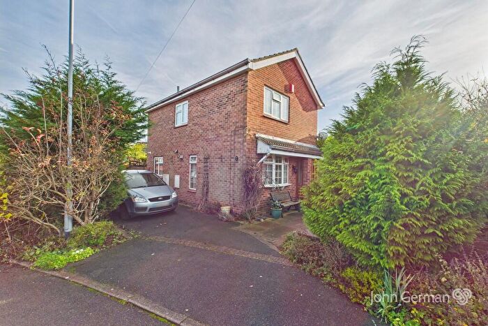 3 Bedroom Detached House For Sale In Berry Gardens, Burton-on-Trent, DE15