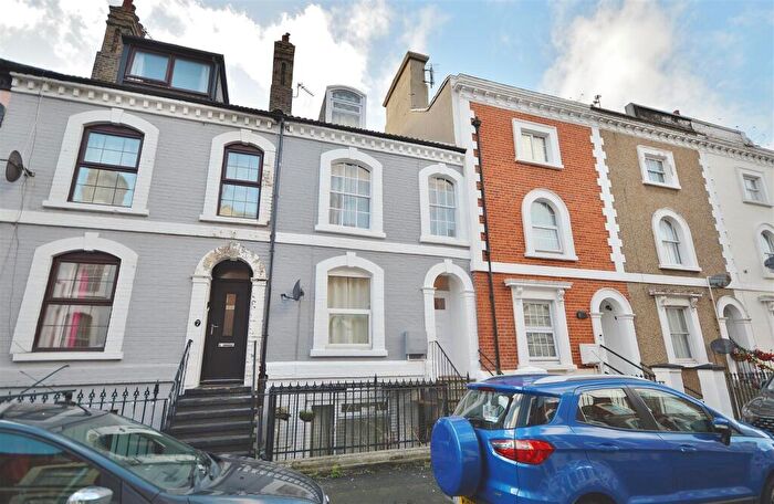 2 Bedroom Maisonette For Sale In Victoria Street, Harwich, CO12