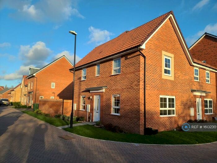 3 Bedroom Semi-Detached House To Rent In Lapwing Place, Coventry, CV4