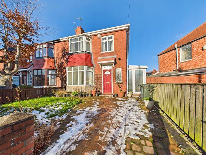 3 Bedroom Semi-Detached House For Sale In Seacombe Avenue, Cullercoats, NE30