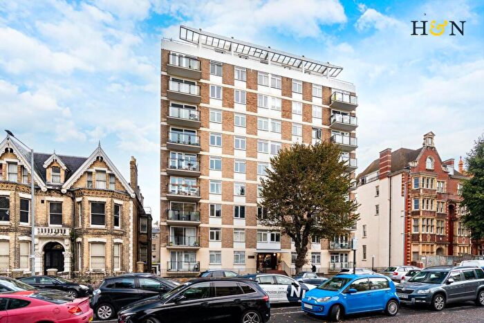 3 Bedroom Penthouse For Sale In Normandy House, The Drive, Hove, BN3